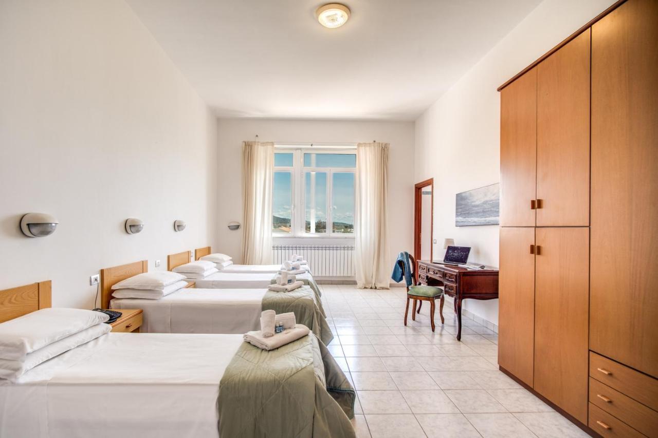 Villa Mg Hotel Santa Marinella Dış mekan fotoğraf